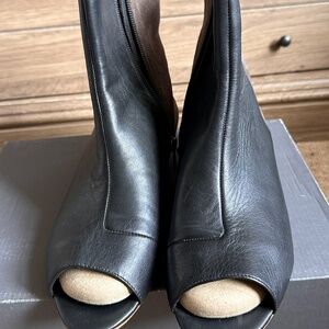 Tsubo open toe ankle booties 38.5 size